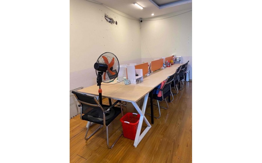 Cho thuê căn hộ CC TSQ phố Nguyễn Văn Lộc, Hà Đông , Hà Nội. DT 225m - 4PN - 18 Triệu/tháng.